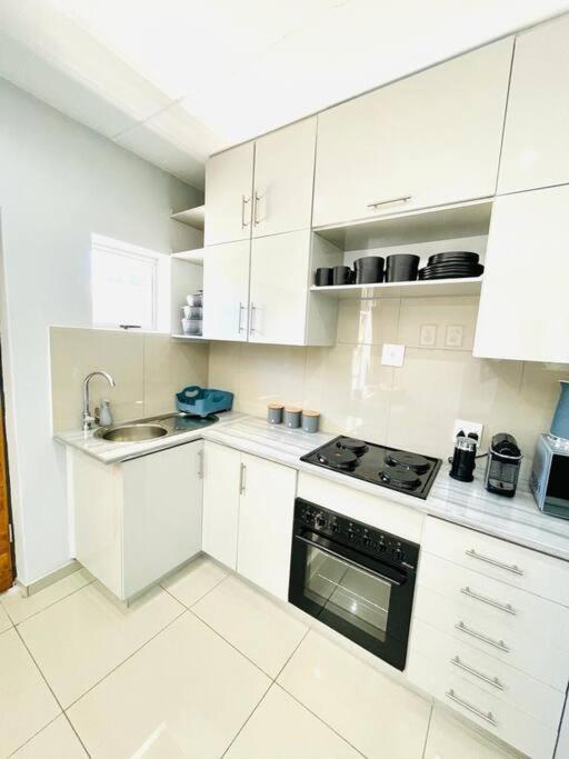 Trendy, Comfortable 1 Bedroom Apartments In Umtata Exterior foto