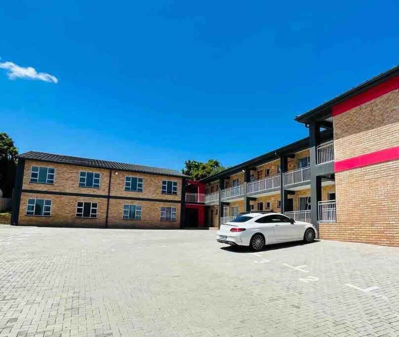 Trendy, Comfortable 1 Bedroom Apartments In Umtata Exterior foto