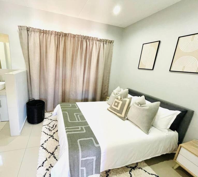 Trendy, Comfortable 1 Bedroom Apartments In Umtata Exterior foto