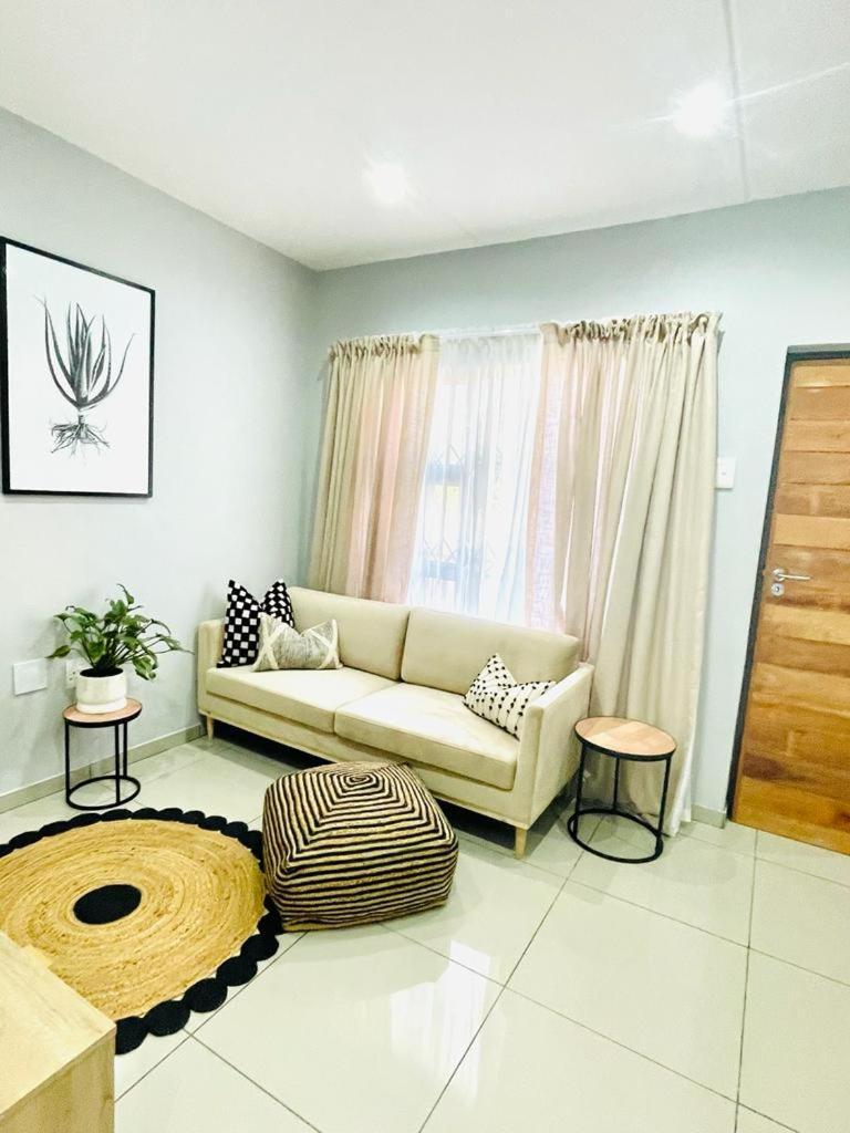 Trendy, Comfortable 1 Bedroom Apartments In Umtata Exterior foto